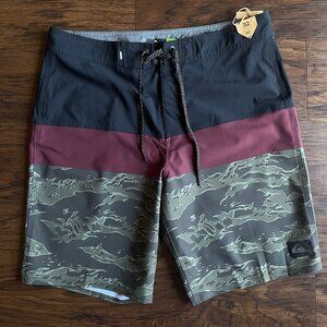 Like New Quicksilver HIghline Board Shorts Size 32